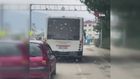 Bursa'da trafikte yan yan seyreden özel halk otobüsü kameralarda