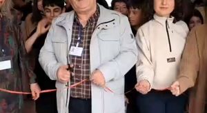 17 gündür kayıp olan 16 yaşındaki kızını bulmak için sokak sokak dolaşıyor