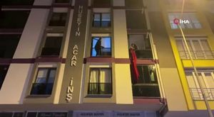 Osmaniye'de Sağanak Yağış Hayatı Felç Etti Yıldırım Kameraya Yansıdı