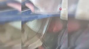 Kamyonete çarpan motosikletli ve arkadaşı böyle savruldu