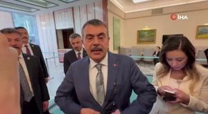 Gizem Örge Gözyaşlarını Tutamadı, Şampiyonluk Maçının Ardından Ödül Aldı