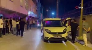 Bursa'da 5 katlı binanın çatısı alevlere teslim oldu