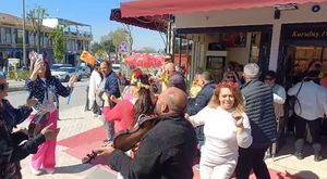 OTOMOBİL İLE MOTOSİKLET ÇARPIŞTI