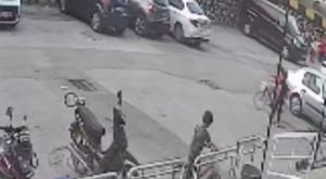 AYDIN 'DA FRENİ TUTMAYAN TIR OTOBÜSE ÇARPTI