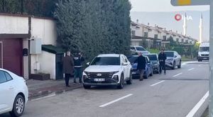 Banyodaki kadını gözetlerken yakalandı