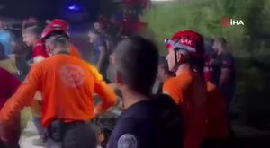 Bursa’da iki genç kızın kavgası kamerada