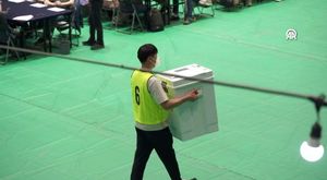 Silahlı ve bıçaklı kavga kamerada!