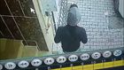 Esenyurt'ta boşanma aşamasındaki şüphelinin kimyasal maddeli saldırısı kamerada