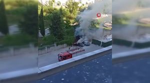 Bursa'da apartman alev alev yandı! Korku dolu anlar...