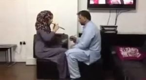 Sunucu Mini Etek Giydiğini Unutunca Frikik Üstüne Frikik Verdi 