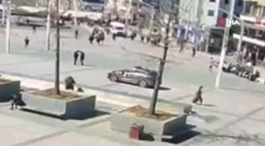 Bursa'da araba çarpan babasını yerde yatarken görünce şoka girdi!