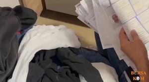 Otomobilin camından kurşun yağdırdı! İşyerindekiler kaçacak yer aradı