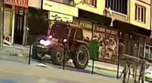 ÇOCUKLARINA İŞKENCE YAPIP KAYIT ALTINA ALDI