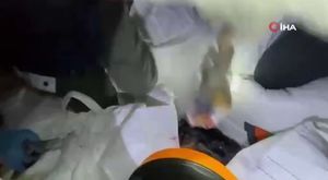 İzmir’de baba dehşeti: 1 kızını öldürdü, diğerini yaraladı