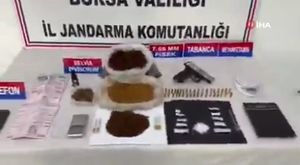 Bursa'da yazdığı masalları yaptığı kuklalarla yaşatıyor