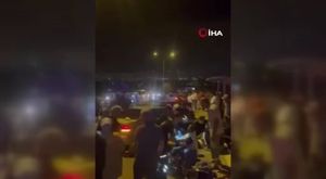 Otomobil ile motosikletin kazası kamerada: 1 yaralı