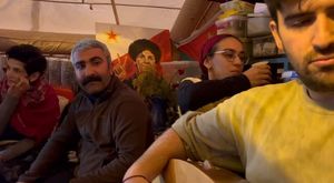 Fransa Paris’te Süresiz Açlık Grevi Direnişi Çadırı Yeni Bir Mücadele Haftasını Da Coşkuyla Karşıladı