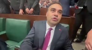 TBMM Genel Kurulu’nda CHP grubu milletvekilleri kürsüyü işgal etti.