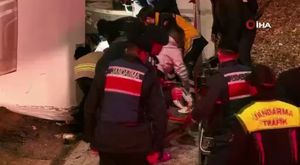 Bursa İnegöl'de otomobiller çarpıştı: 3 yaralı