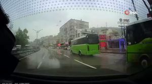 Bursa'da 3 ev alevlere teslim oldu