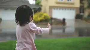 İlk defa gölgelerini gören çocukların tepkileri izleyenleri gülmekten kırıp geçiriyor :)))