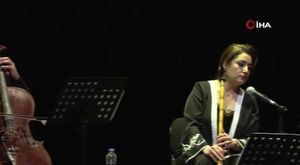 Uludağ'da kış uykusuna yatamayan ayılar yemek aramaya çıktı