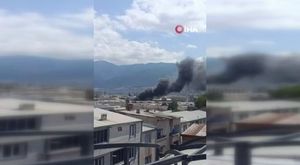 Bursa'dan deprem bölgesine yardım götüren tırlar karda kaydı, yol kapandı