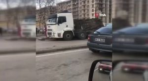 İstanbul'da iki araç alev alev yandı