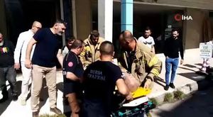 Bursa'da ağaca takılan 2 paraşütçü kurtarıldı