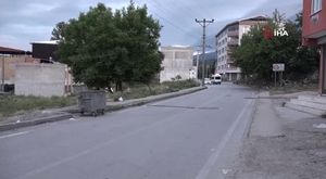 Bursa'da sürücüsünün el frenini çekmeyi unuttuğu araç, kanala böyle uçtu