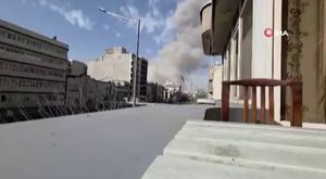 Bursa’da feci motosiklet kazası kamerada: 3 yaralı