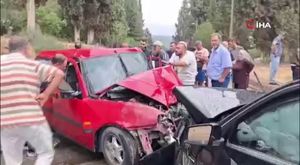 Bursa'da kamyonetin çarptığı ambulans bahçeye uçtu! Çok sayıda yaralı var...