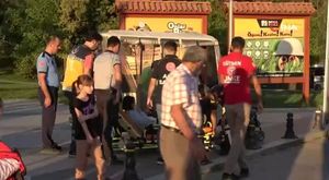 Bursa'da otomobil dereye uçtu, 2 kişi yaralandı