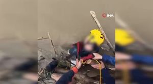 Rus füzesi Kiev’de otoyola düştü