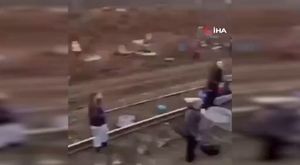 Bursa'da hafriyat kamyonu, otomobili böyle savurdu: 4 yaralı