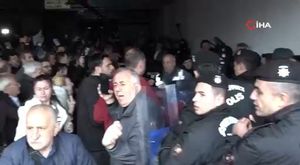 Menemenin ‘soğan' tartışmasına çayın ‘suyu' eklendi