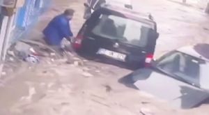 ESKİŞEHİR’DE YOĞUN TRAFİKTE YÜREK ISITAN ANLAR