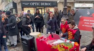 Atina Barosu Önünde Halkın Tutsak Avukatı Naim Eminoğlu İçin Açılan Masa 10. Gününde