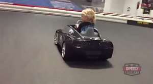 3 yaşındaki çocuk nasıl araba kullanıyor