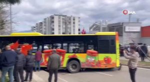 Bursa Uludağ Üniversitesi öğrencilerinden İmamoğlu için protesto yürüyüşü!