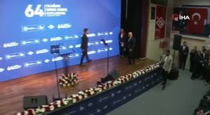 İstinat duvarına çarpan et yüklü kamyon kağıt gibi ezildi!