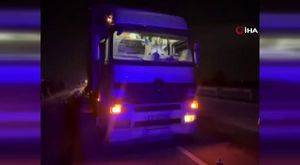 Bursa'da halk otobüsü arıza yapan kamyonete çarptı! Çok sayıda yaralı var