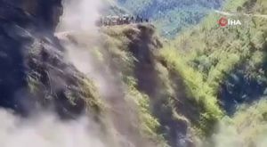 El frenini çekmeyi unuttu, araç anayola çıktı