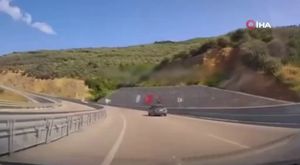 Mudanya Yolu’nda makas dehşeti...İki aracın karıştığı kaza kamerada