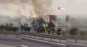 Tanker ile yolcu otobüsü çarpıştı: Çok sayıda yaralı var