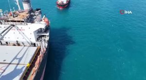 Bursa'da süper kahramanlardan çocuklara anlamlı hediye