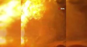 Kavurucu sıcakta yaklaşık 15 metrekarelik alana yağan yağmur şaşırttı