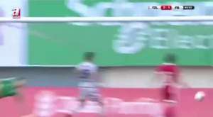 Topu patlatan Futbolcu 