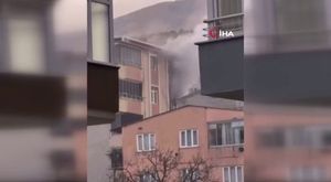 Bursa'da camide hırsızlık! Çocuk hırsızlar anbean kamerada