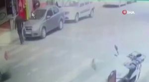 Bursa'da iki araç kafa kafaya çarpıştı: 1 kişinin öldüğü kaza kamerada!